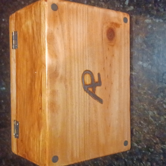 Homemade wooden trinket box - Picture 7 of 7